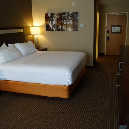 Holiday Inn Express Hotel & Suites Watertown - Thousand Islands By Ihg Exterior photo
