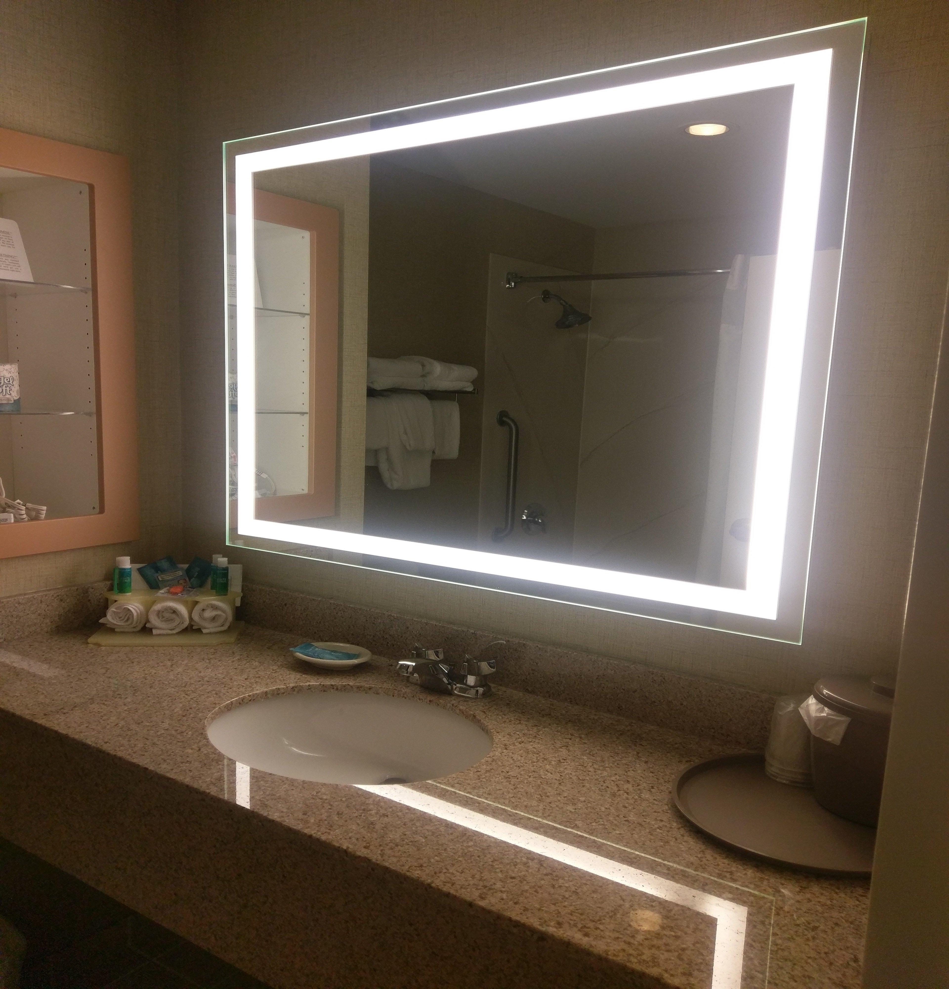 Holiday Inn Express Hotel & Suites Watertown - Thousand Islands By Ihg Exterior photo