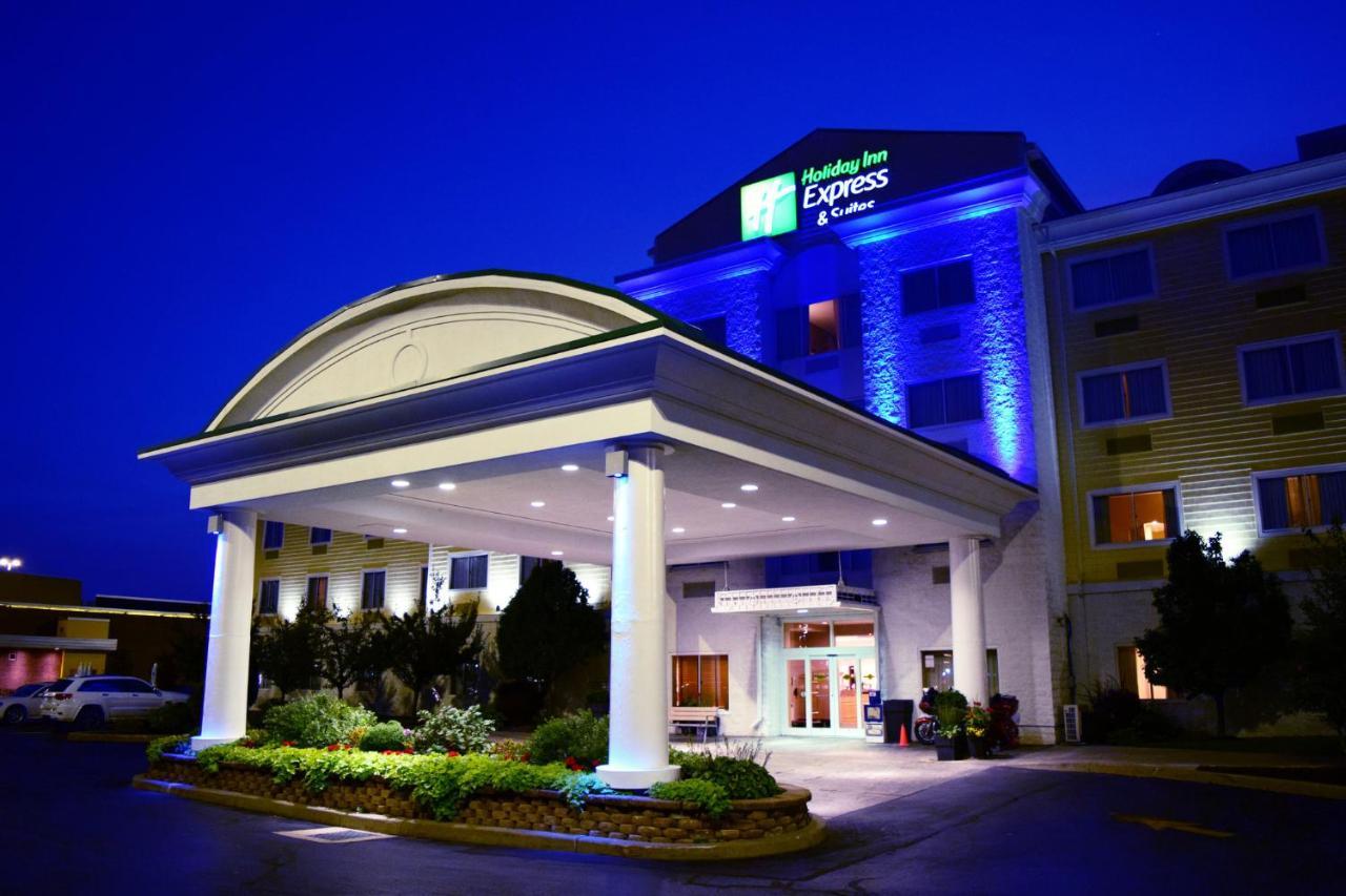 Holiday Inn Express Hotel & Suites Watertown - Thousand Islands By Ihg Exterior photo