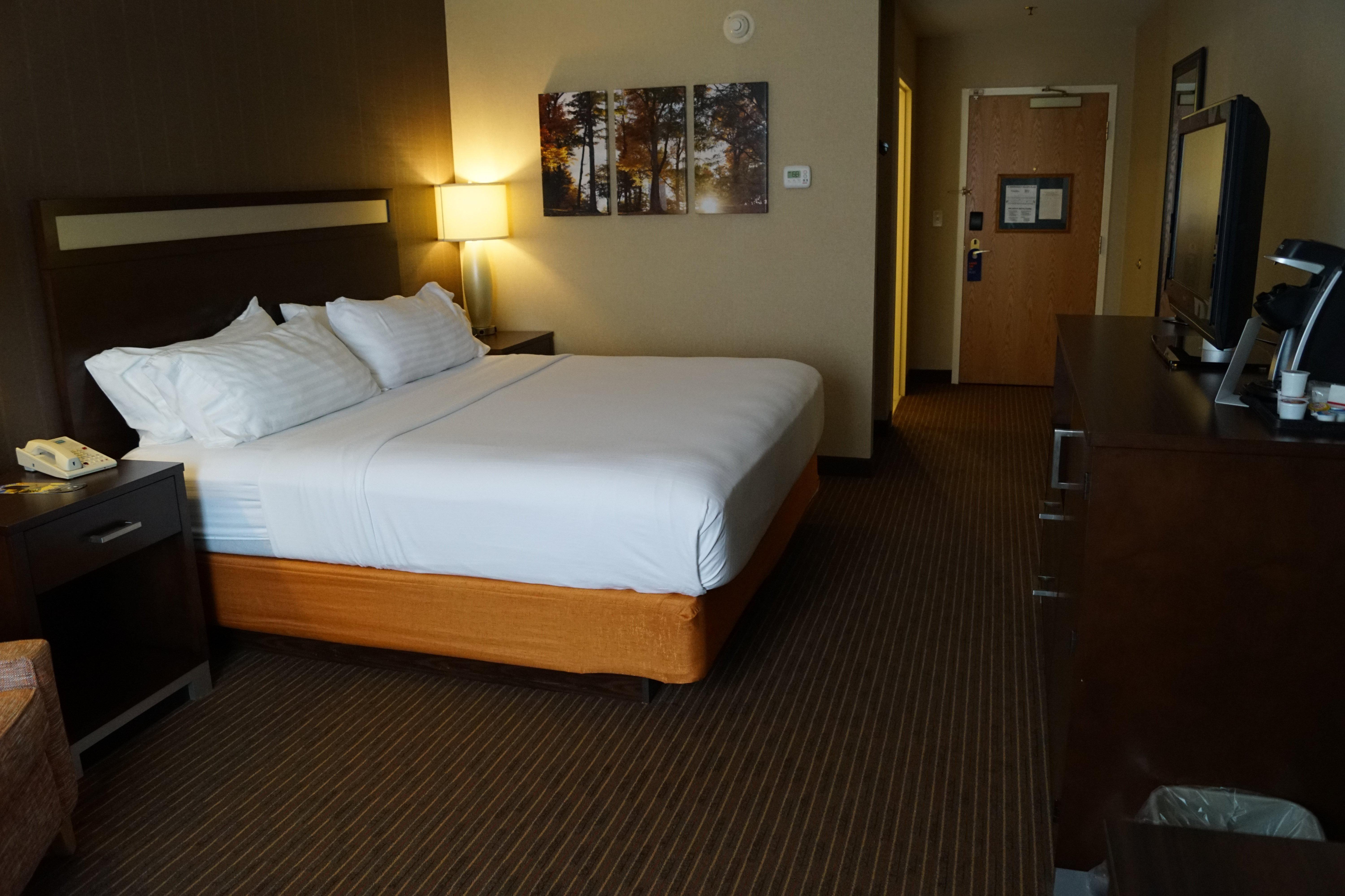 Holiday Inn Express Hotel & Suites Watertown - Thousand Islands By Ihg Exterior photo