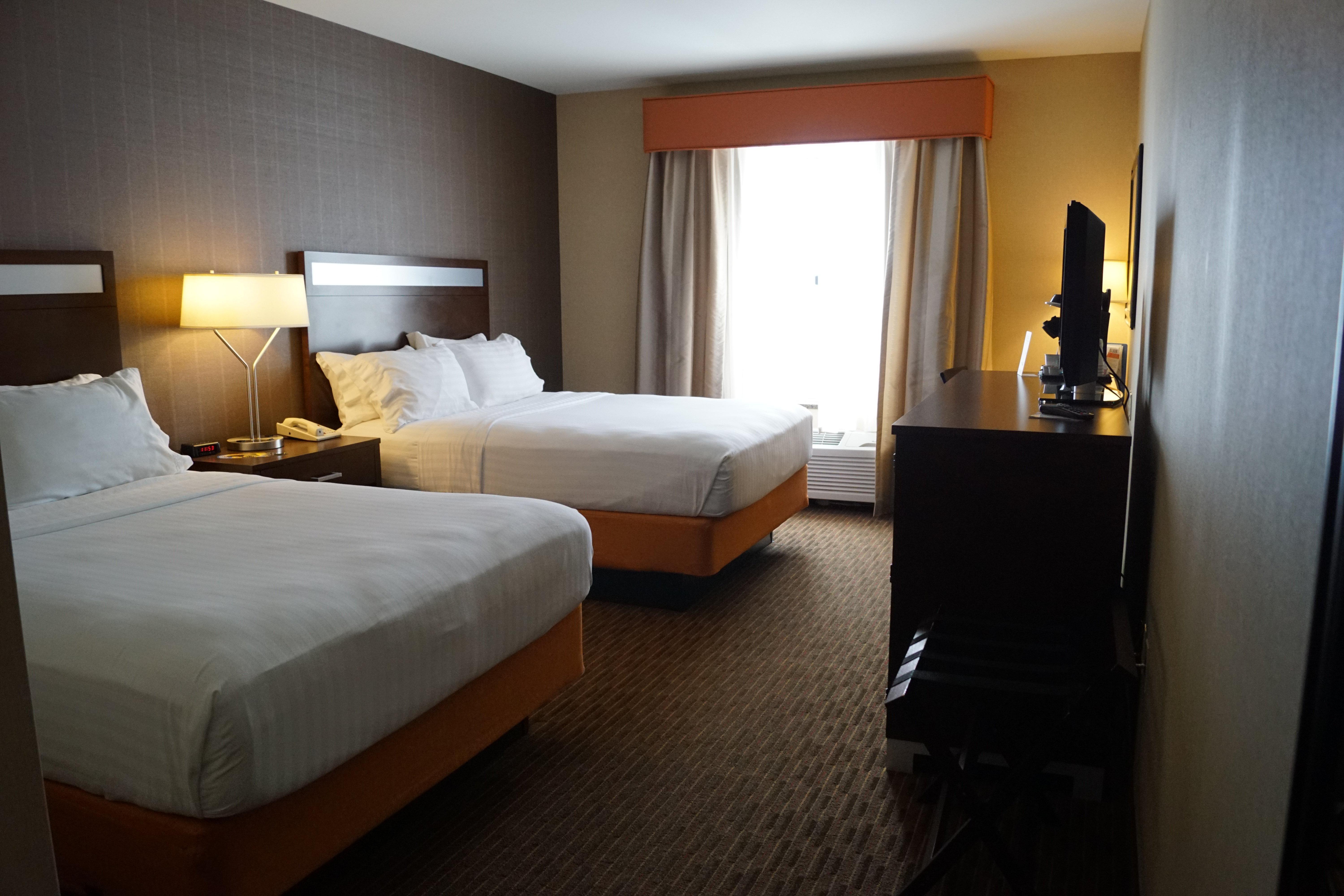 Holiday Inn Express Hotel & Suites Watertown - Thousand Islands By Ihg Exterior photo