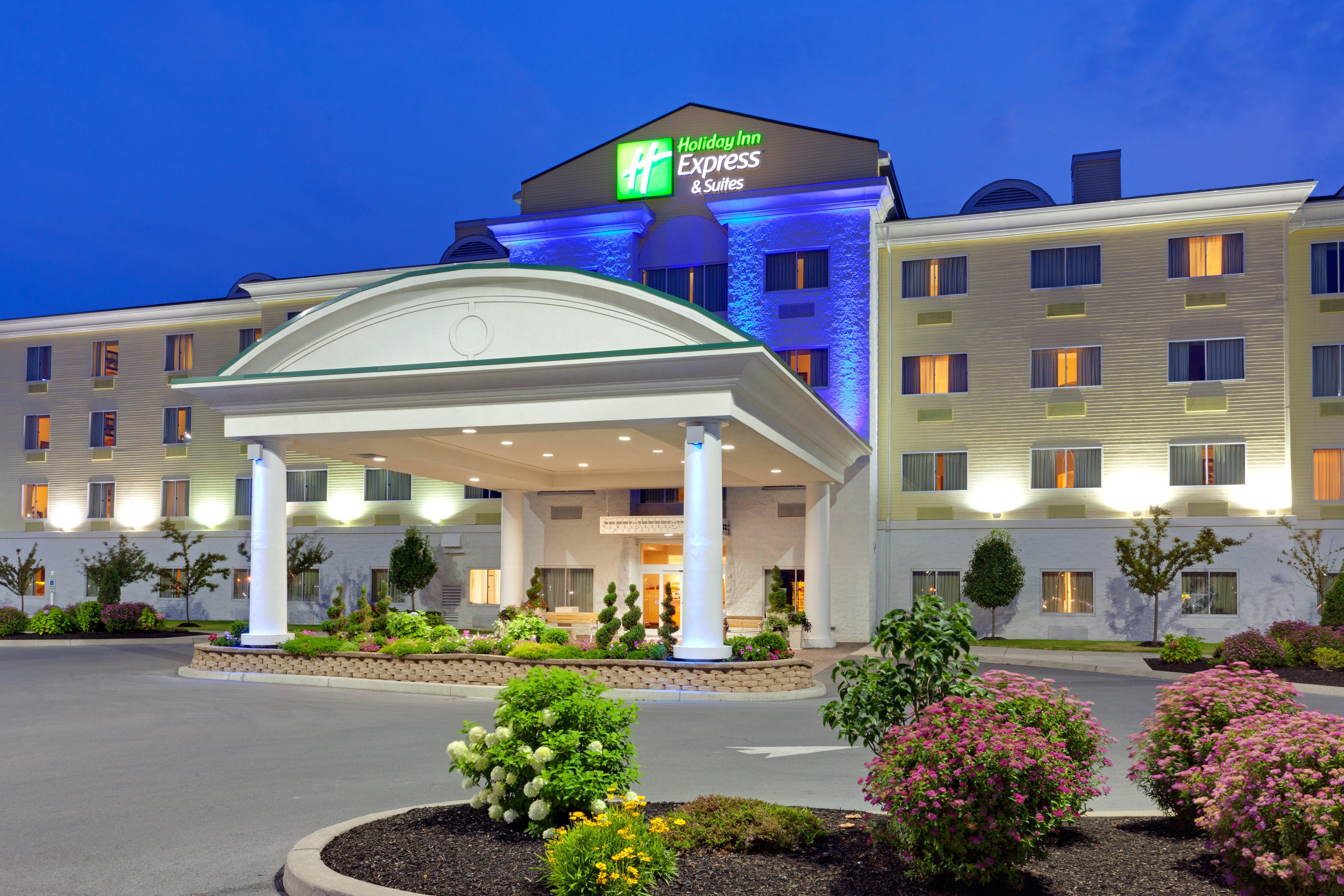 Holiday Inn Express Hotel & Suites Watertown - Thousand Islands By Ihg Exterior photo