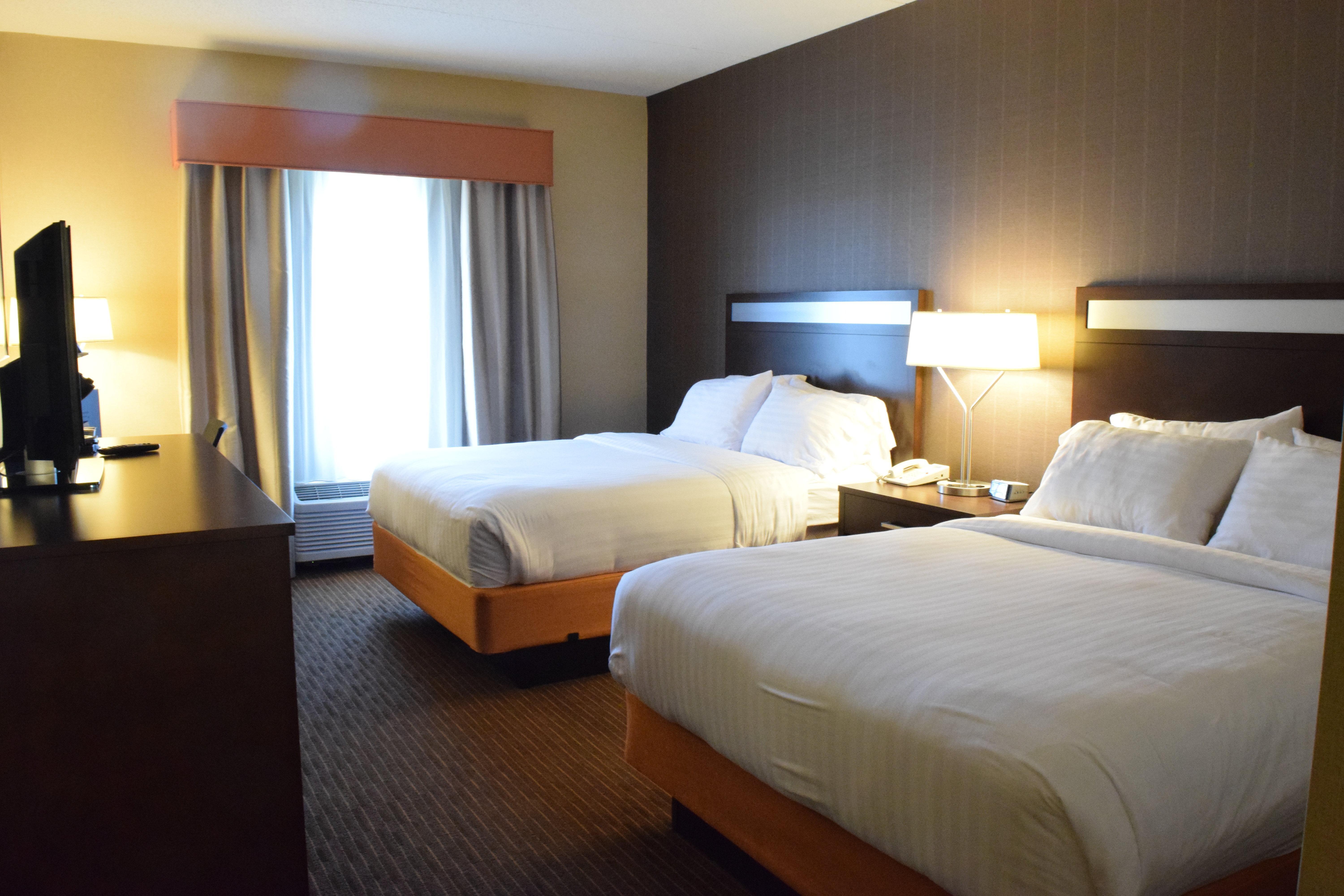 Holiday Inn Express Hotel & Suites Watertown - Thousand Islands By Ihg Exterior photo